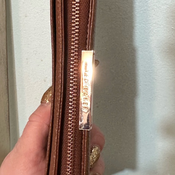 Ted Baker Tan Leather Zip Wallet - Picture 8 of 12